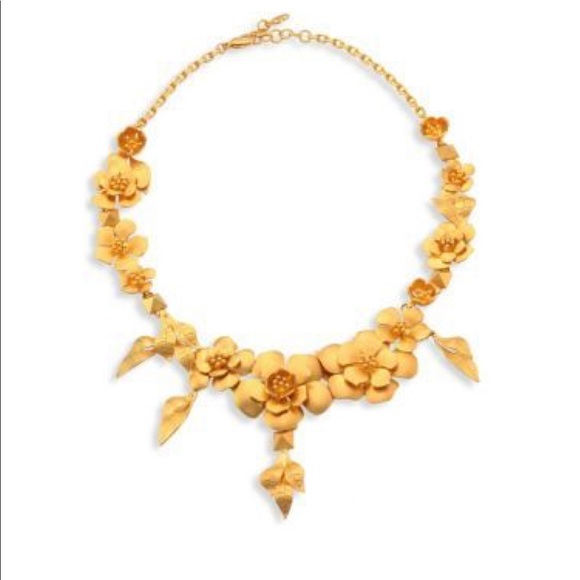 Valentino Jewelry - Valentino Statment Hold Garden Party Necklace